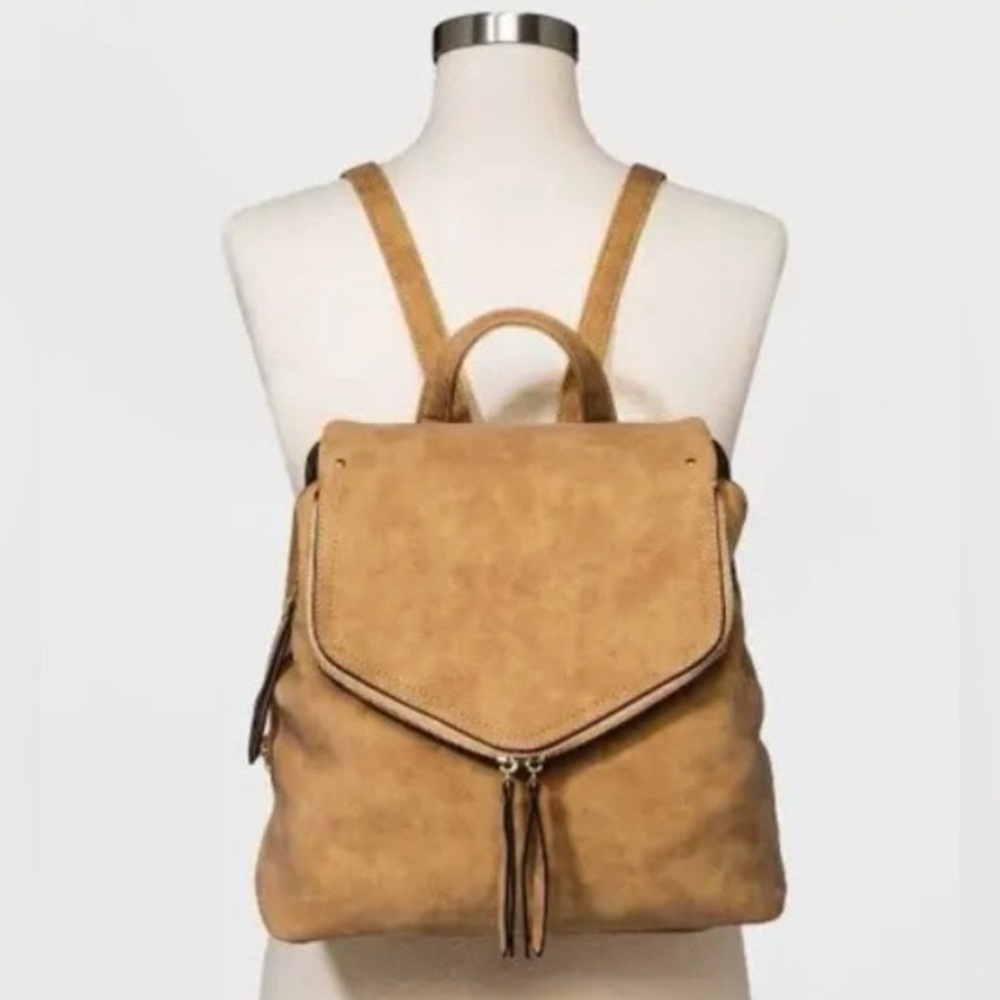 NWT VR/NYC Vinny Triple Compartment Camel Backpack